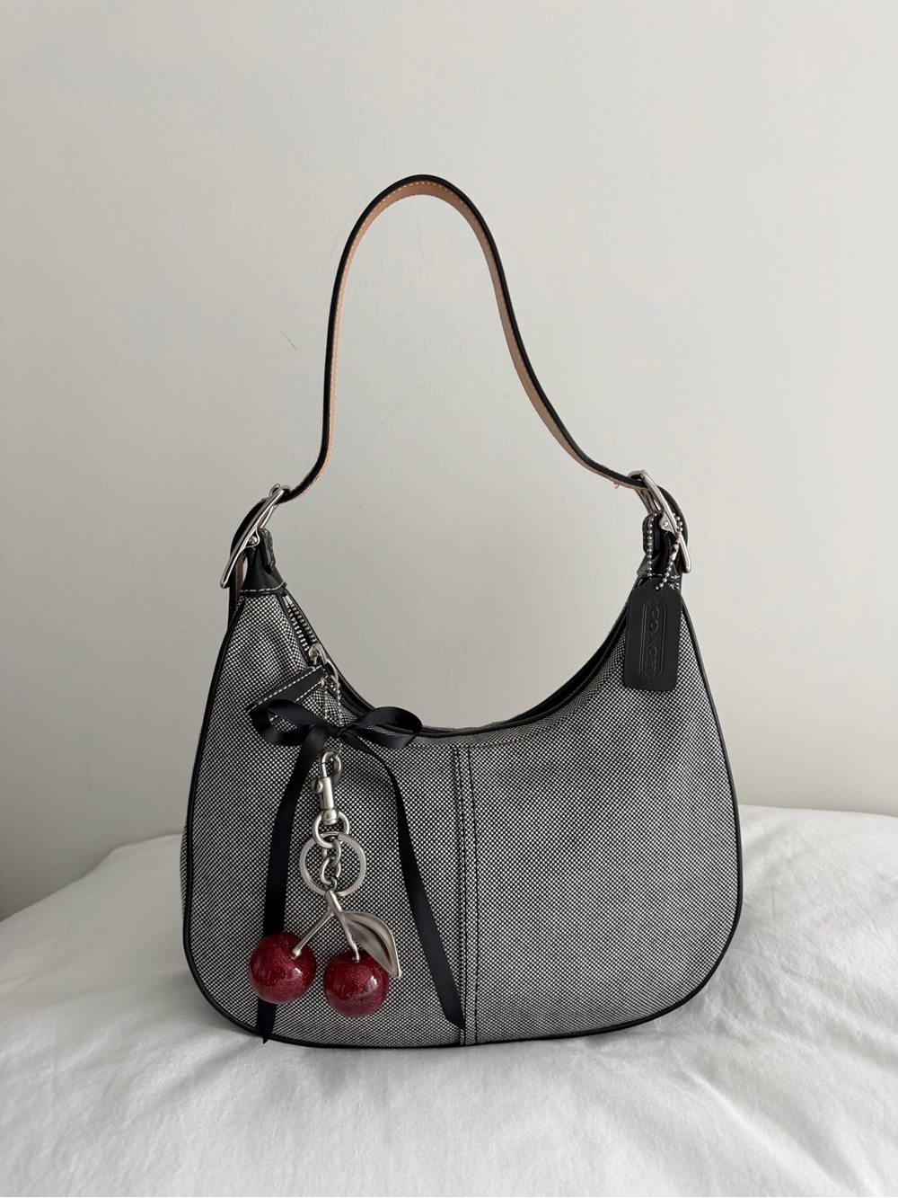 Vintage Coach Hampton Baguette Shoulder Bag - Picture 9 of 11